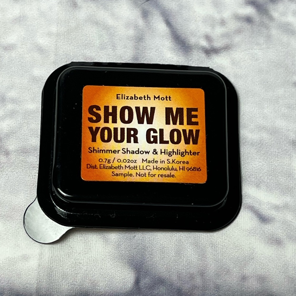 2/$8 ‼️ Elizabeth Mott Shimmer Highlighter and Shadow Show Me Your Glow